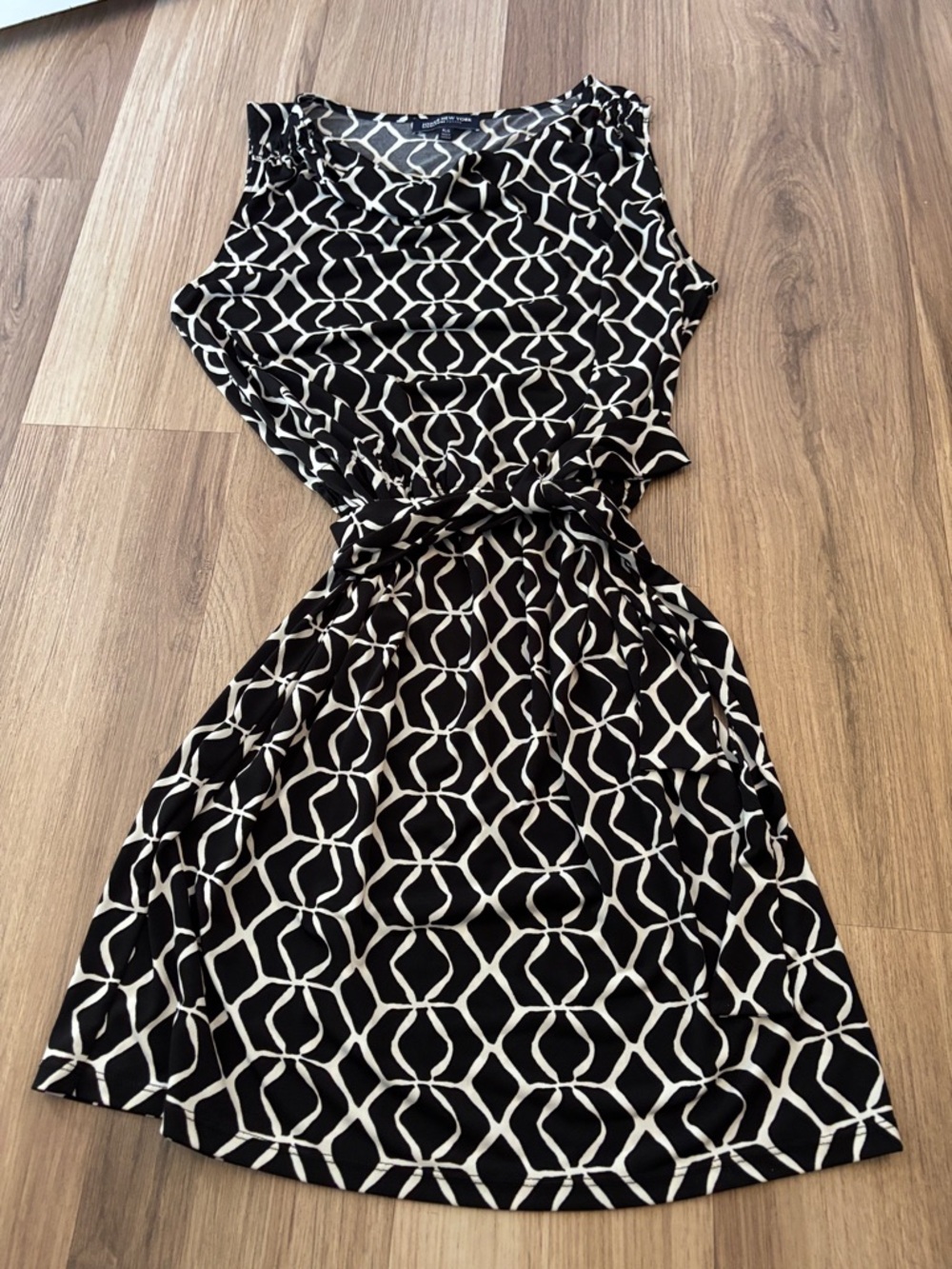 Jones New York Black & Cream Sleeveless Geometric Midi Dress